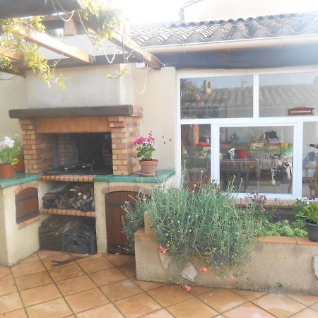 Appartamento Gite T2 Avec Grande Piscine Villeneuve-la-Comptal Esterno foto